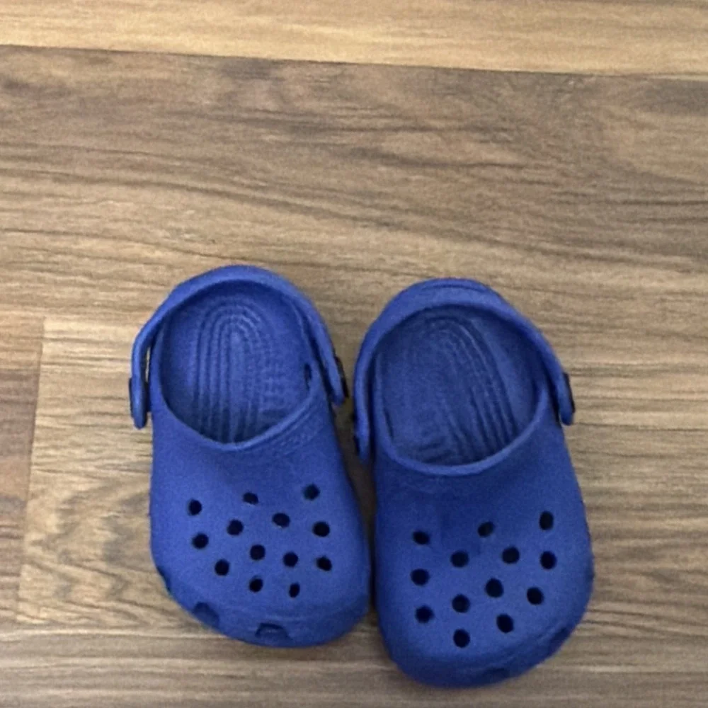 Crocs Baby Boys C3 Dk Blue Slip On Shoes Clogs EUC